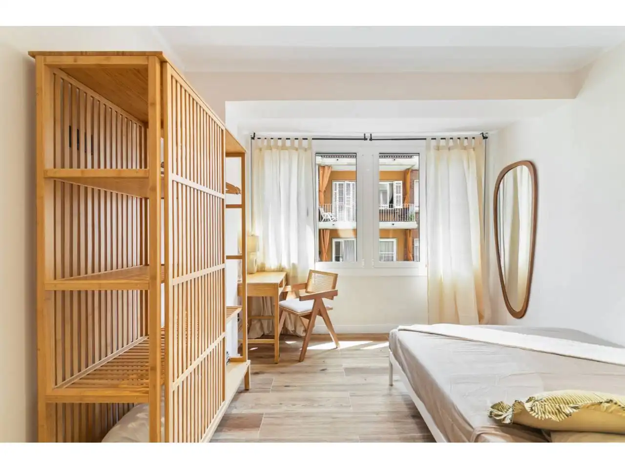 Bedroom of Flat for sale in Barcelona  with Air Conditioner, Heating and Furnished