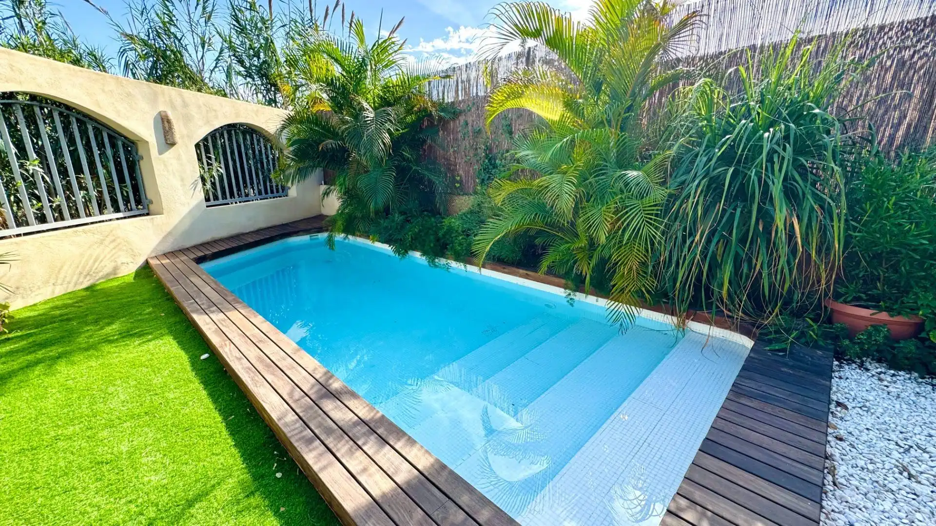 Piscina de Casa o xalet en venda en Alicante / Alacant amb Jardí privat, Terrassa i Piscina