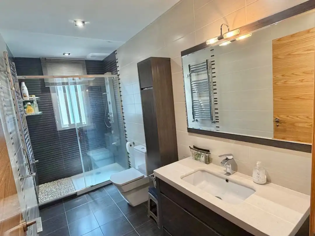 Bathroom of Flat for sale in Plasencia  with Air Conditioner, Terrace and Balcony