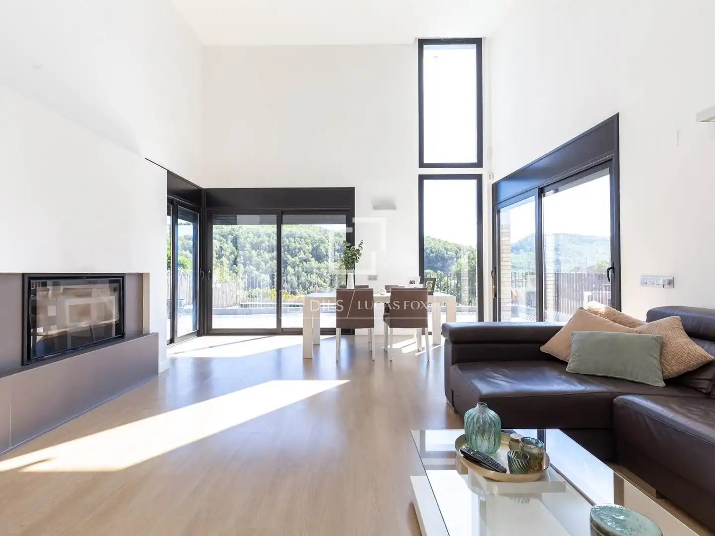 Sala d'estar de Casa o xalet en venda en Vallirana, Barcelona
