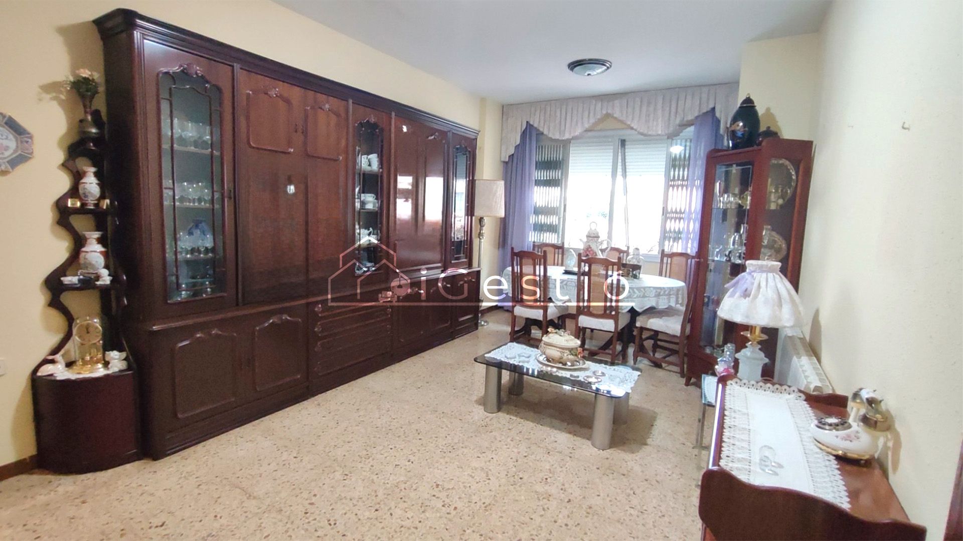 Living room of Flat for sale in Cornellà de Llobregat  with Heating and Furnished