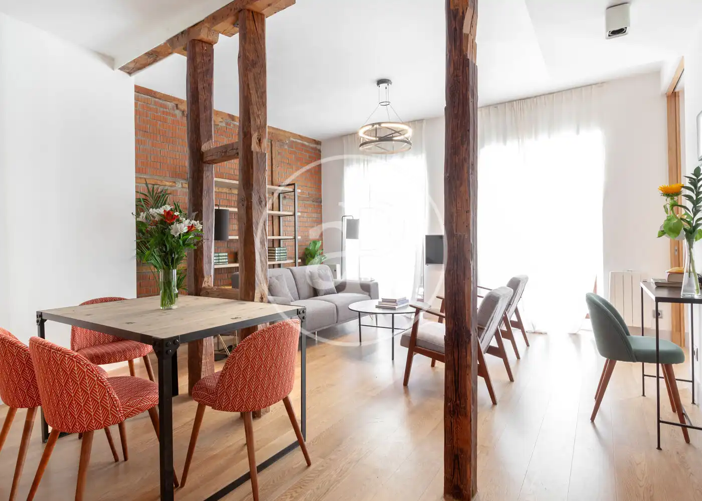 Flat for rent in Calle de Sta. María, Cortes - Huertas