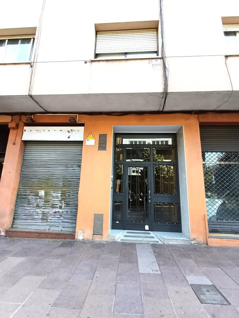 Vista exterior de Apartamento en venta en Barcelona