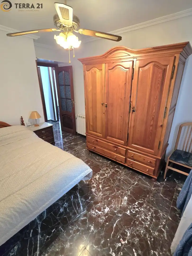 Schlafzimmer von Wohnung zur untervermieten in Jaén mit Klimaanlage, Heizung und Terrasse