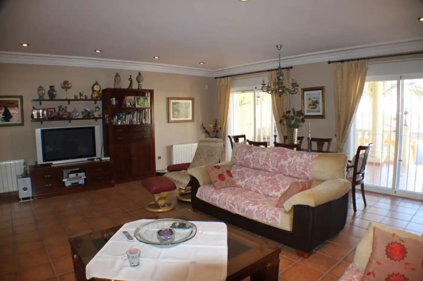 Sala de estar de Casa o chalet en venta en L'Alfàs del Pi con Aire acondicionado, Terraza y Piscina