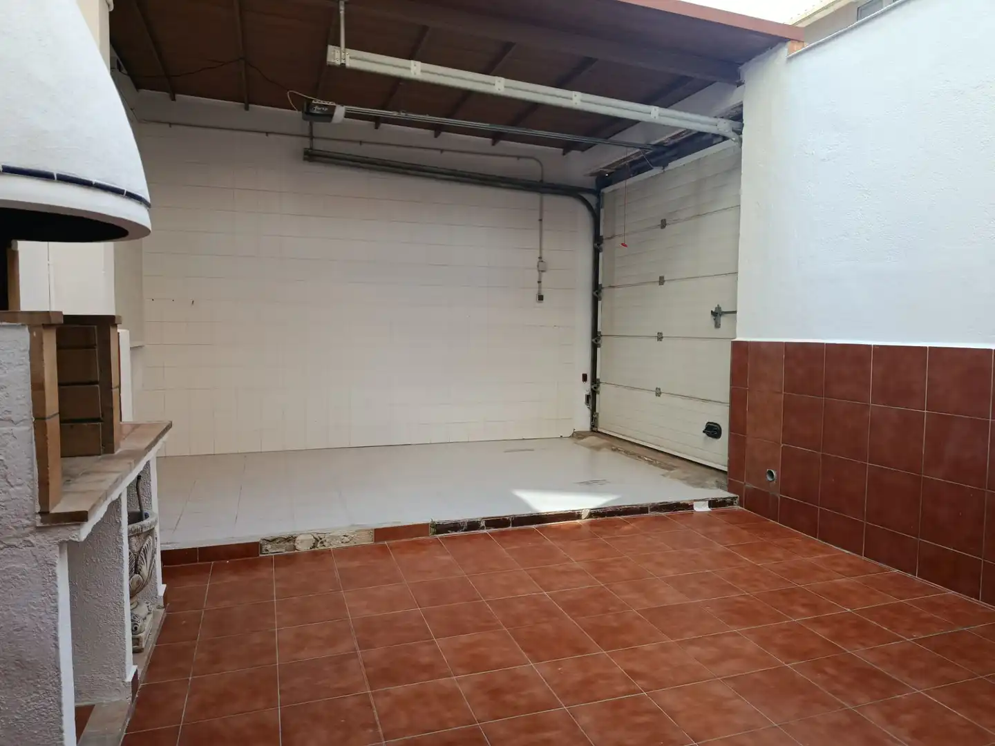 Erdgeschoss zum Verkauf in Badalona mit Klimaanlage, Heizung und Parkett