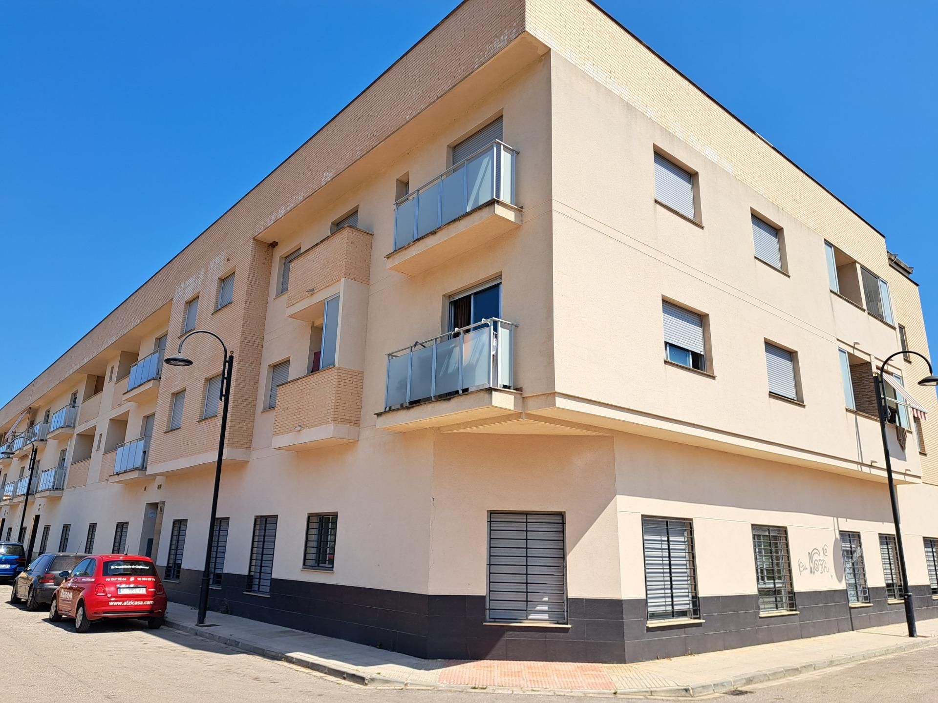 Vista exterior de Pis en venda en Alzira amb Terrassa i Piscina comunitària