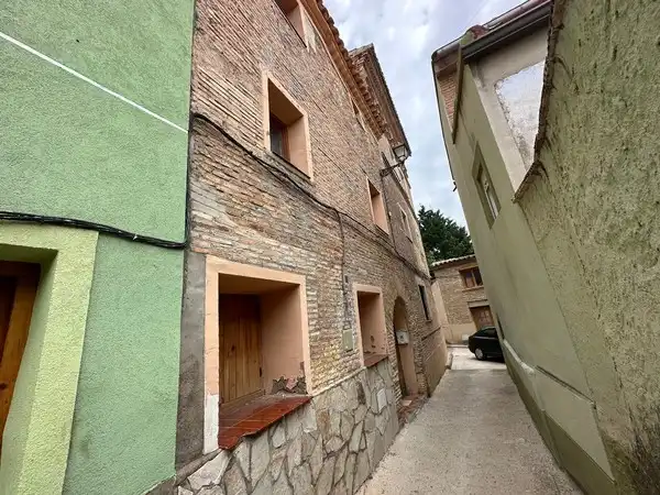 Exterior view of Houses for sale in Magallón
