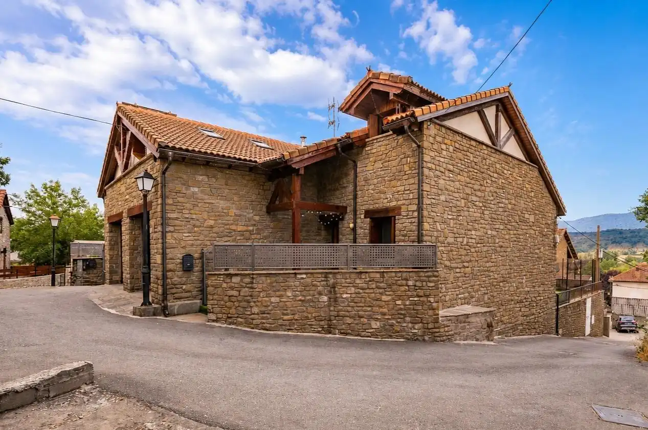 Vista exterior de Casa o chalet en venta en Sabiñánigo con Calefacción, Jardín privado y Terraza
