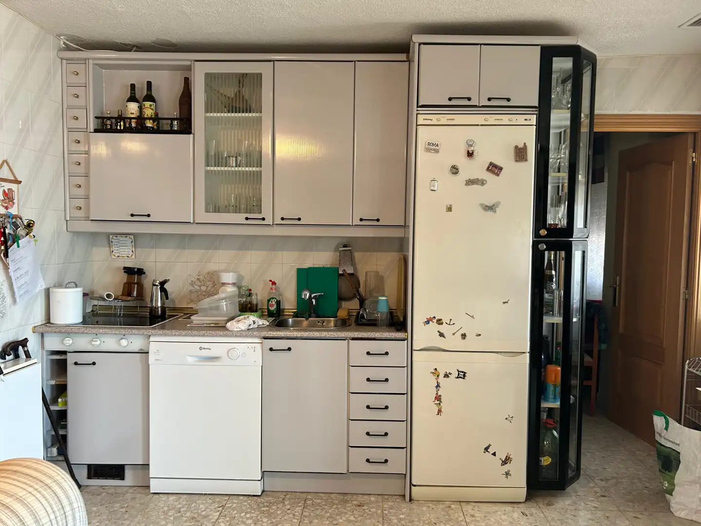 Küche von Einfamilien-Reihenhaus zum Verkauf in Santa Cruz del Retamar mit Klimaanlage, Heizung und Privatgarten