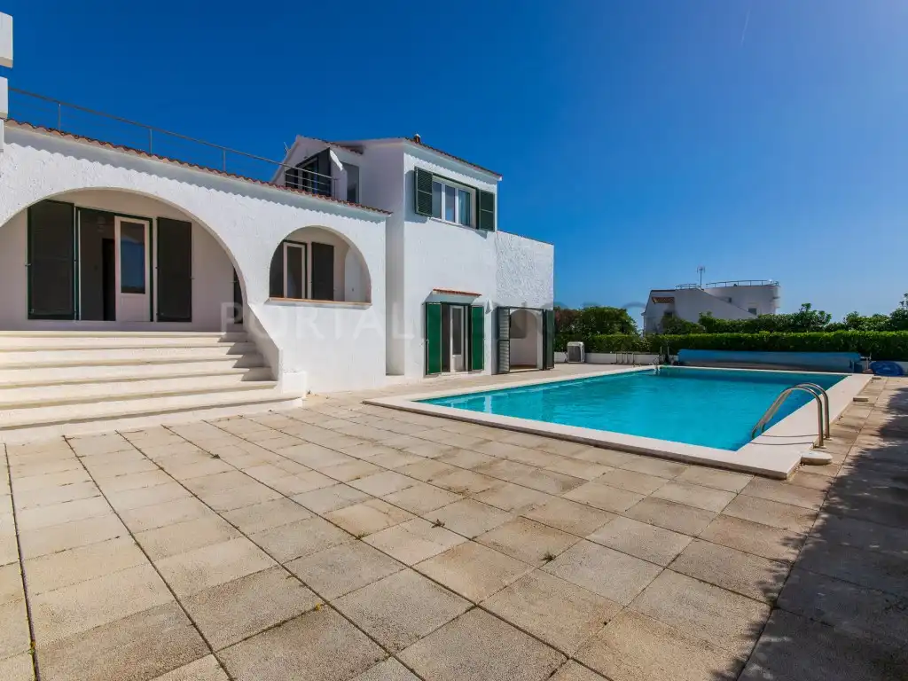 Vista exterior de Casa o xalet en venda en Sant Lluís amb Terrassa i Piscina