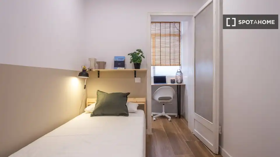 Schlafzimmer von Wohnung zur Miete in Barcelona mit Klimaanlage, Heizung und Möbliert