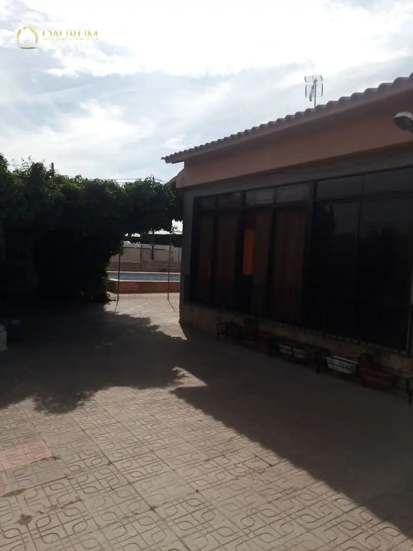 Vista exterior de Casa o xalet en venda en San Vicente del Raspeig / Sant Vicent del Raspeig amb Calefacció, Terrassa i Traster
