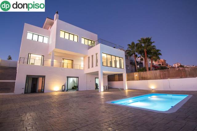 Casa-chalet en Venta en Calle Cenes de la vega, 31 en Altos de la Zubia