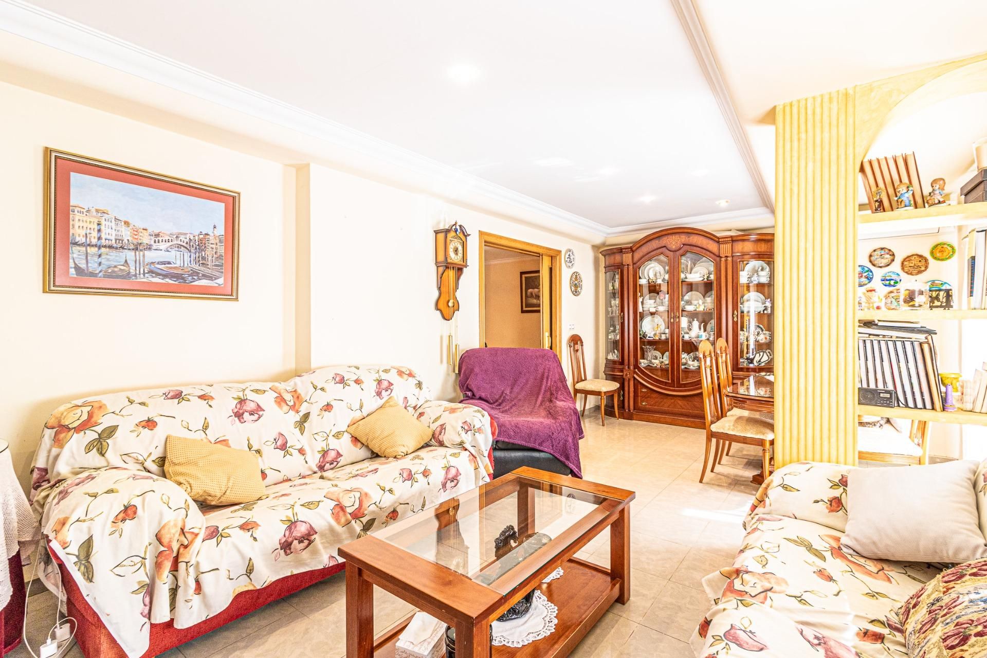 Sala d'estar de Pis en venda en Carlet amb Aire condicionat, Terrassa i Traster