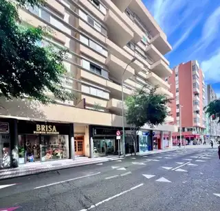 Vista exterior de Pis en venda en Las Palmas de Gran Canaria amb Terrassa
