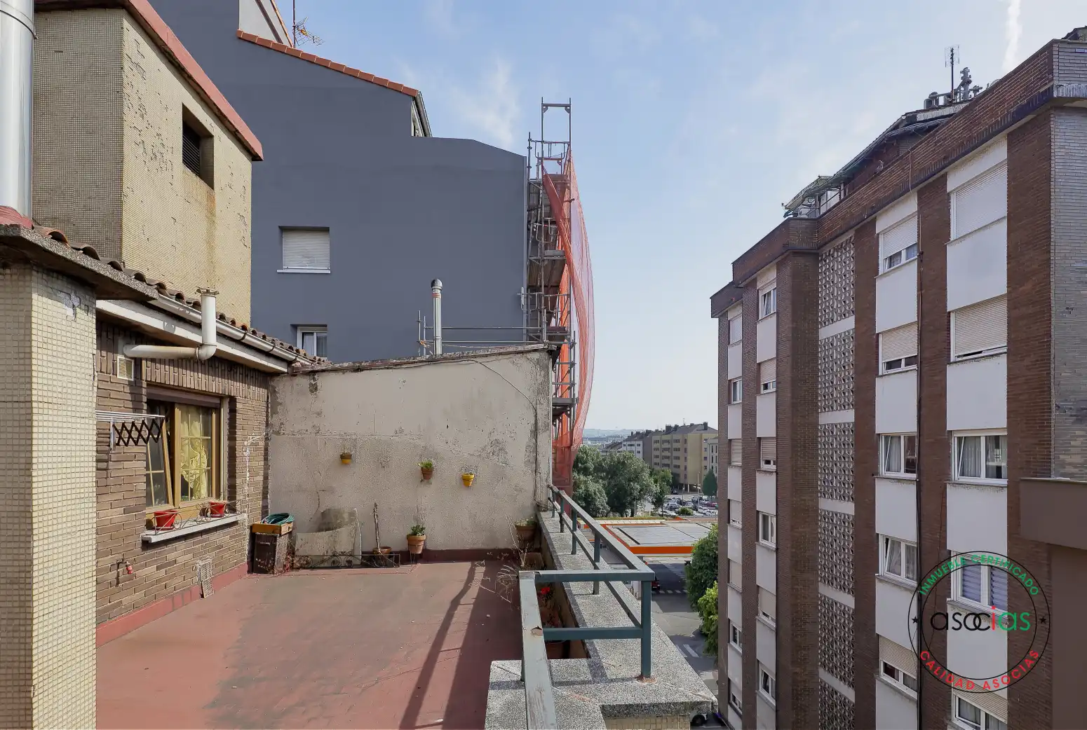 Vista exterior de Àtic en venda en Gijón  amb Terrassa