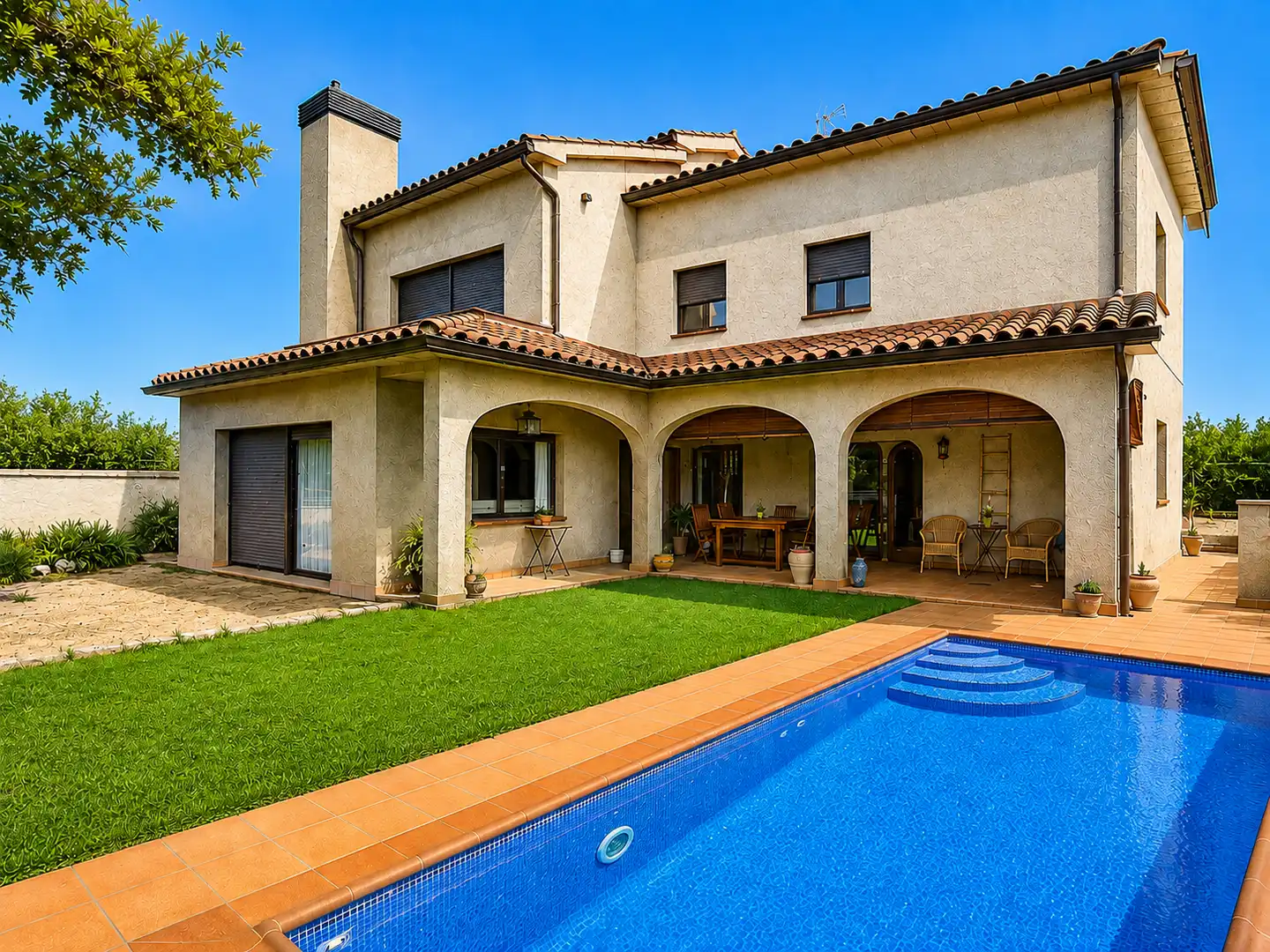 Chalet con piscina en venta en NARCIS MONTURIOL, imagen 4