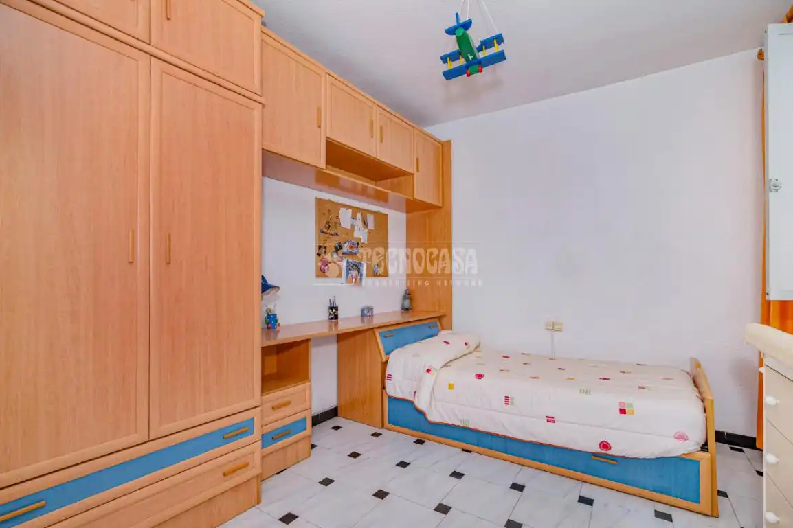 Habitación de Casa adosada en venta en Rute con Terraza y Balcón