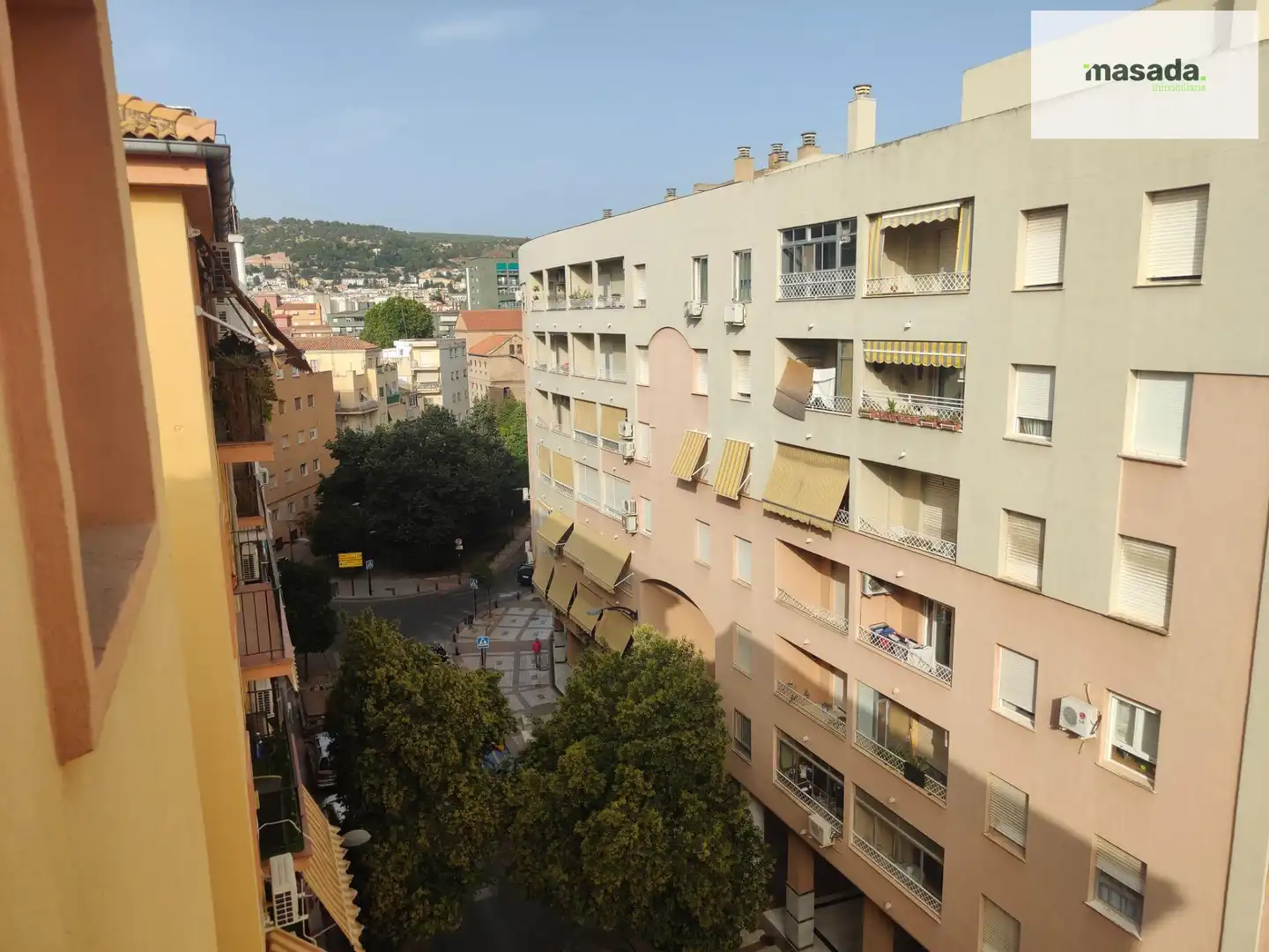 Vista exterior de Piso de alquiler en Granada con Aire acondicionado y Balcón