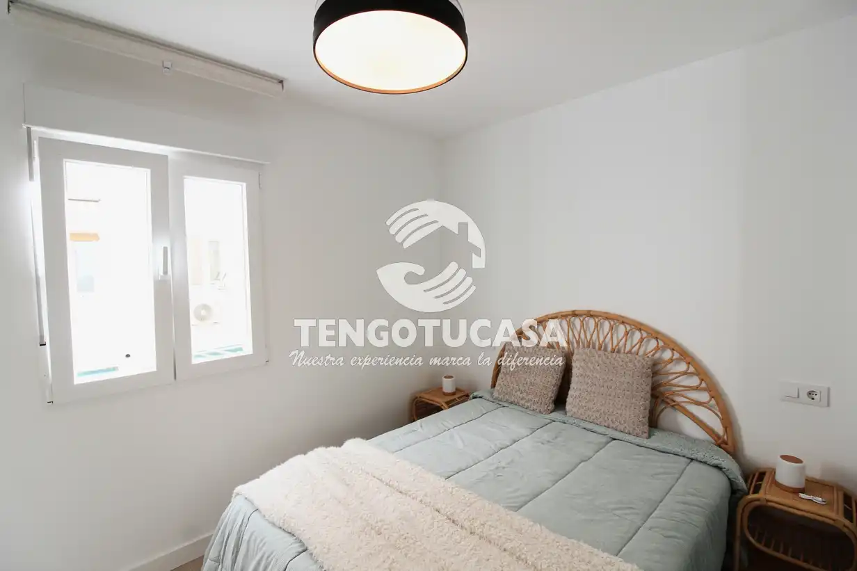 Bedroom of Flat for sale in Madrid  with Air Conditioner, Heating and Furnished