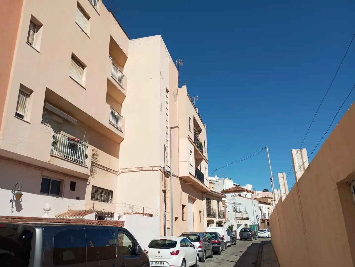 Außenansicht von Wohnung zum Verkauf in Algeciras mit Terrasse und Balkon