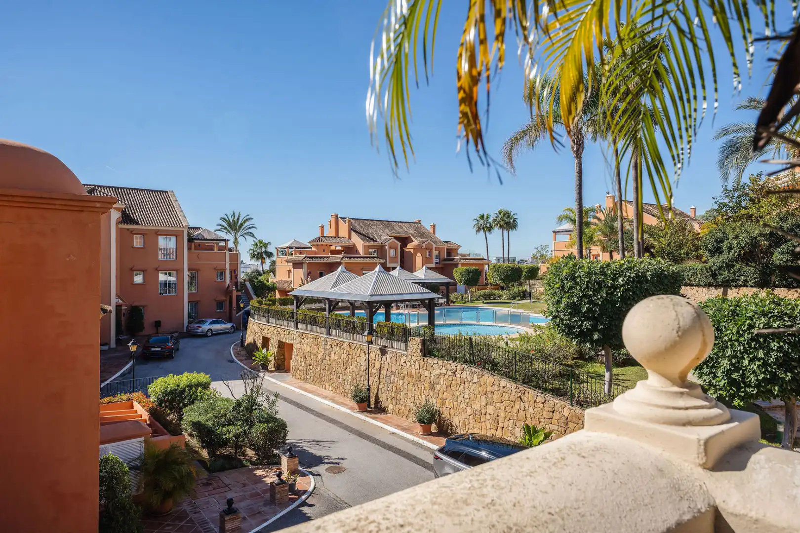 Exterior view of Attic for sale in Marbella  with Terrace, Swimming Pool and Alarm