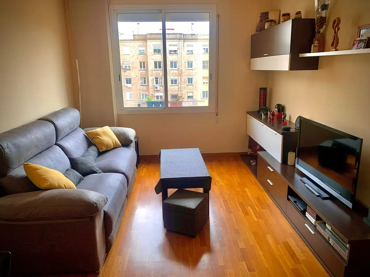 Wohnzimmer von Wohnung zum Verkauf in Barcelona mit Klimaanlage, Heizung und Parkett