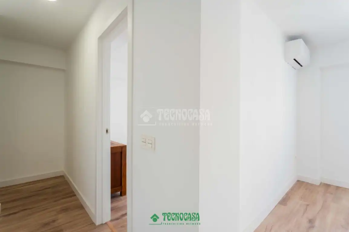 Piso en venta en Almería con Calefacción y Balcón