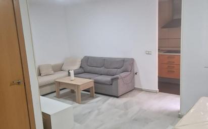 Sala d'estar de Casa o xalet en venda en La Línea de la Concepción amb Terrassa