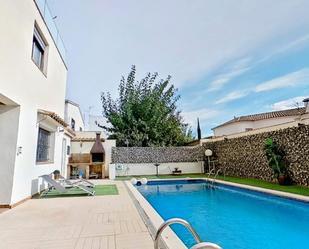 Swimming pool of House or chalet for sale in Sant Pere de Ribes  with Air Conditioner, Heating and Private garden
