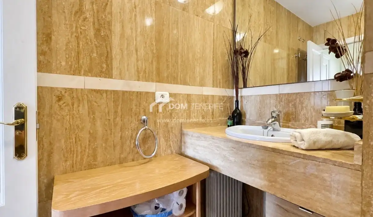 Bathroom of Ground floor for rent in Adeje  with Terrace, Swimming Pool and Furnished