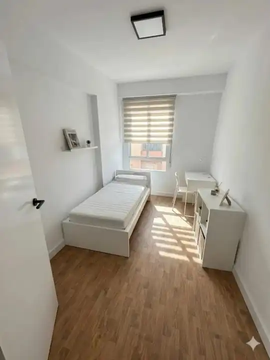 Habitación de Piso en venta en Catarroja con Calefacción, Amueblado y Horno