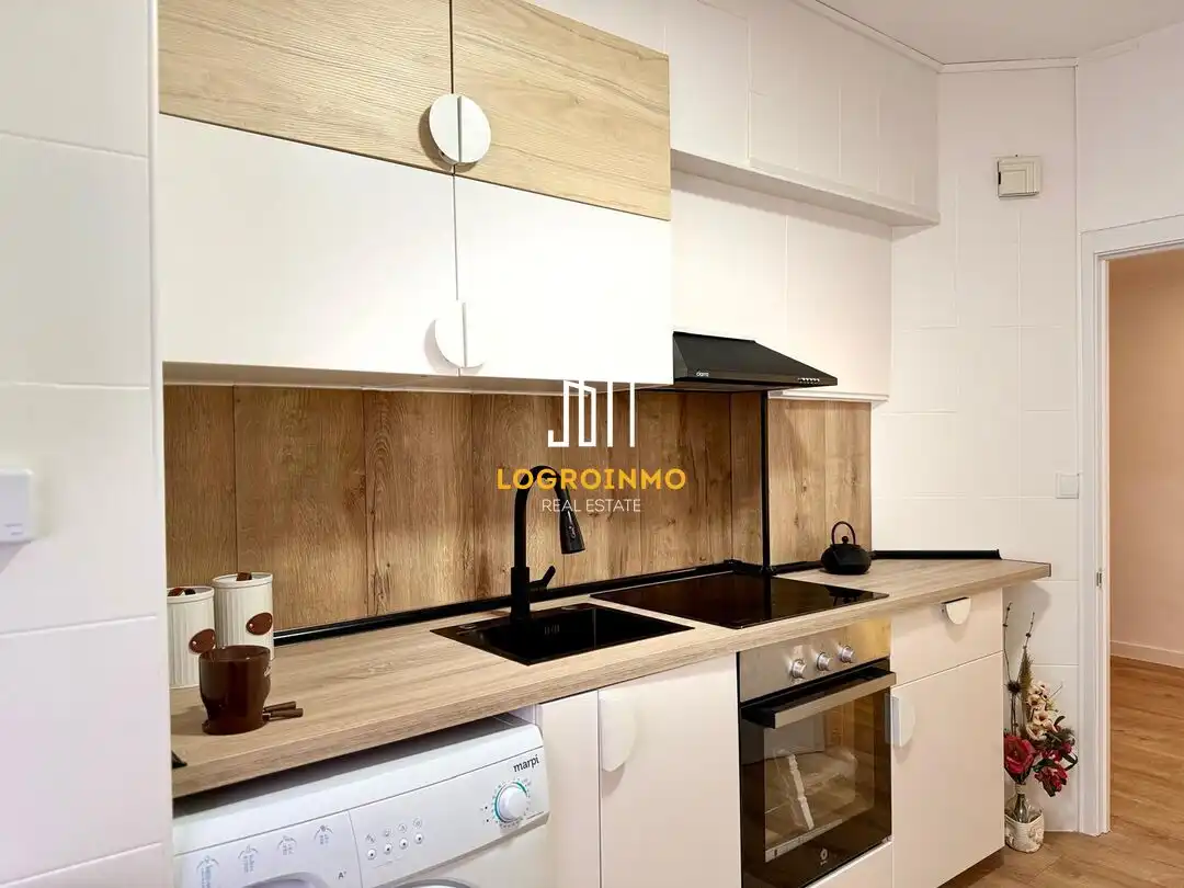 Cocina de Piso en venta en  Logroño con Calefacción, Trastero y Amueblado
