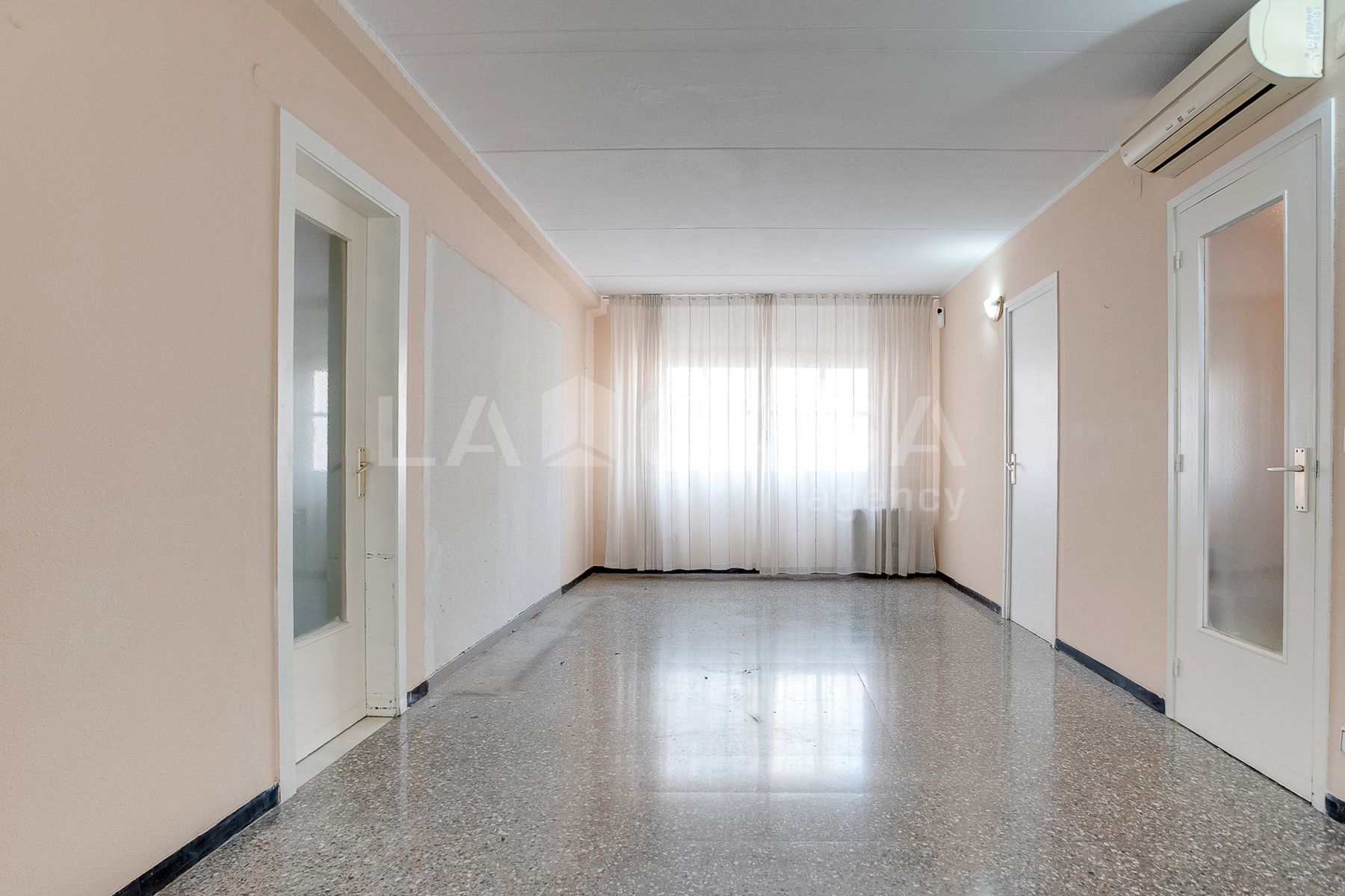 Sala de estar de Piso en venta en El Prat de Llobregat con Balcón