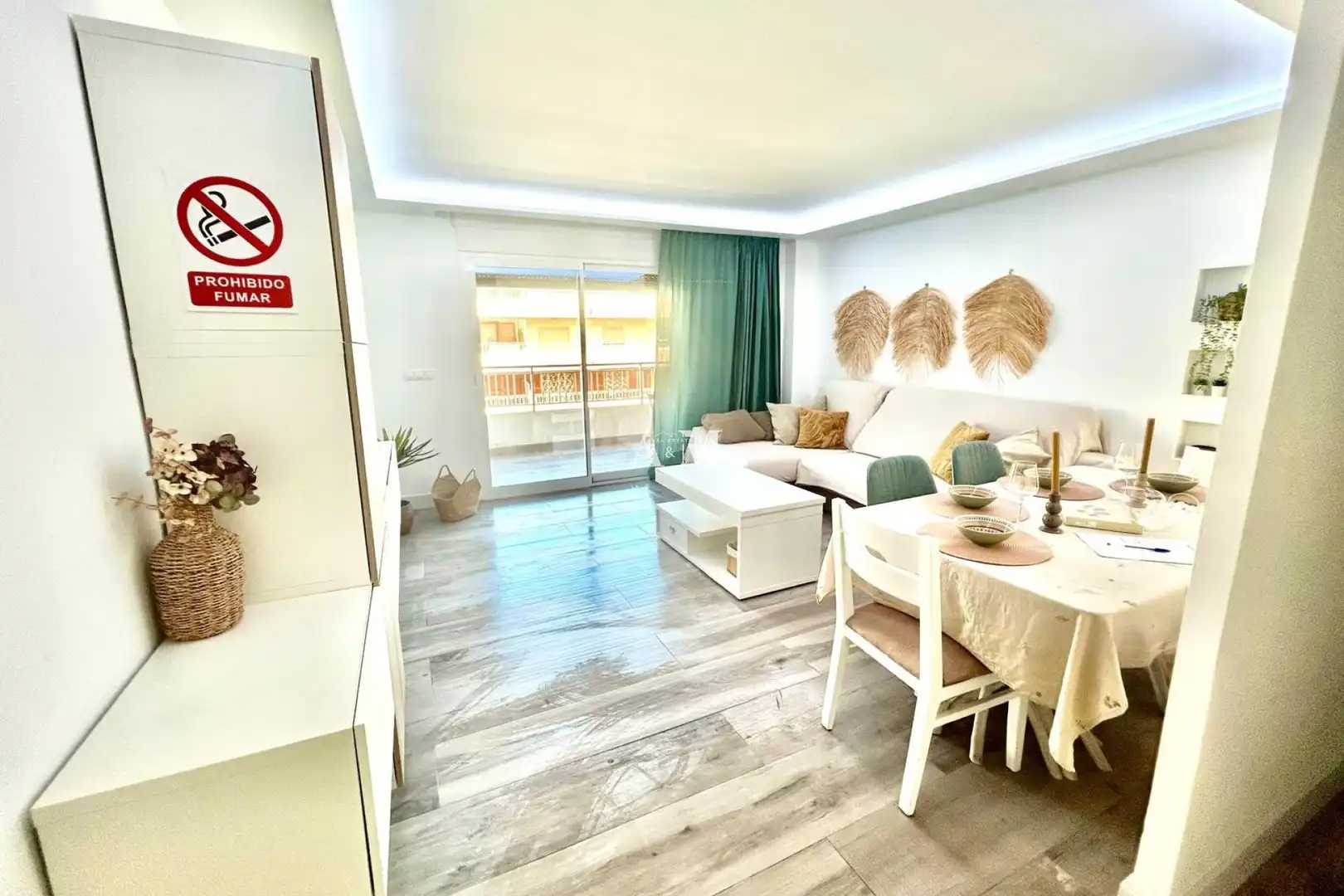 Living room of Flat for rent in Torrevieja  with Air Conditioner, Heating and Terrace