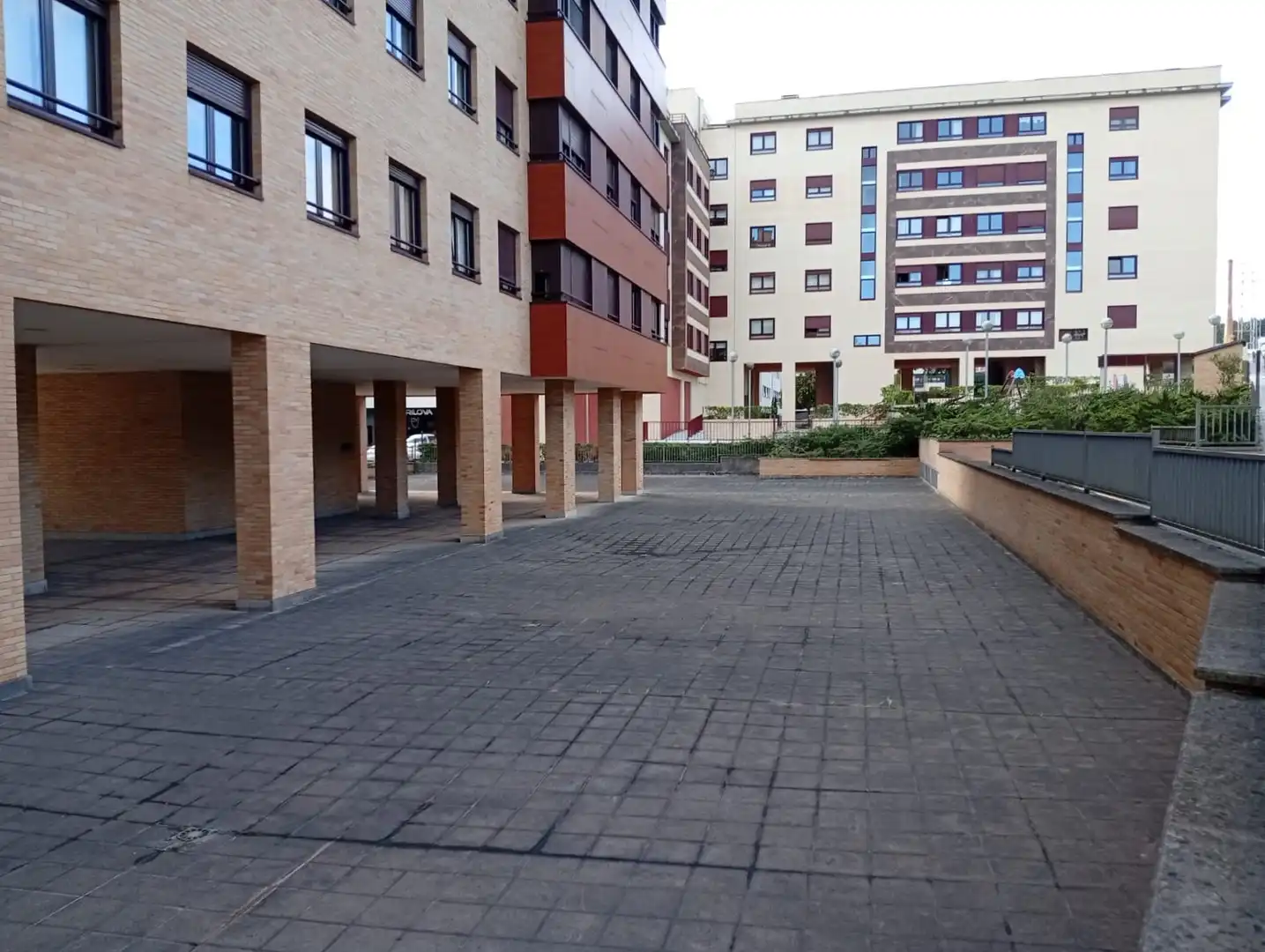 Außenansicht von Wohnungen zum Verkauf in Gijón  mit Heizung, Ofen und Waschmaschine