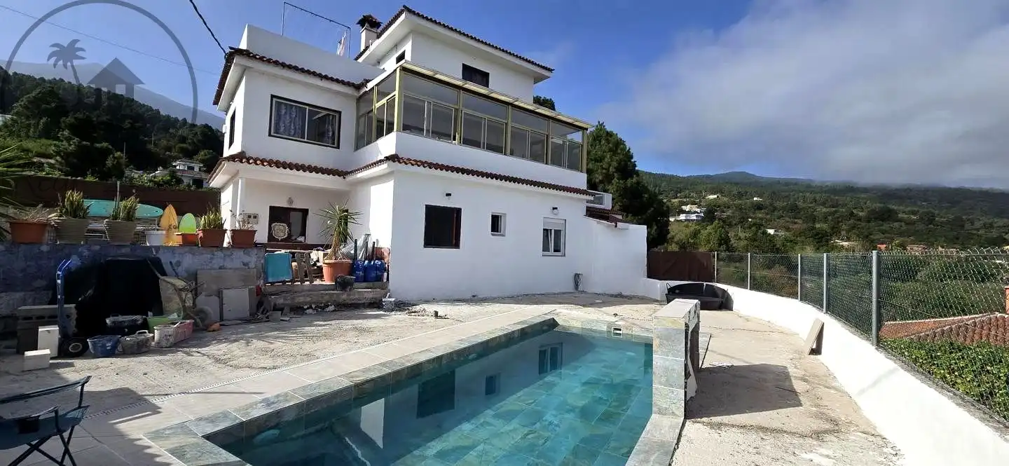 Casa amb piscina en venda a La Vega - El Amparo - Cueva del Viento