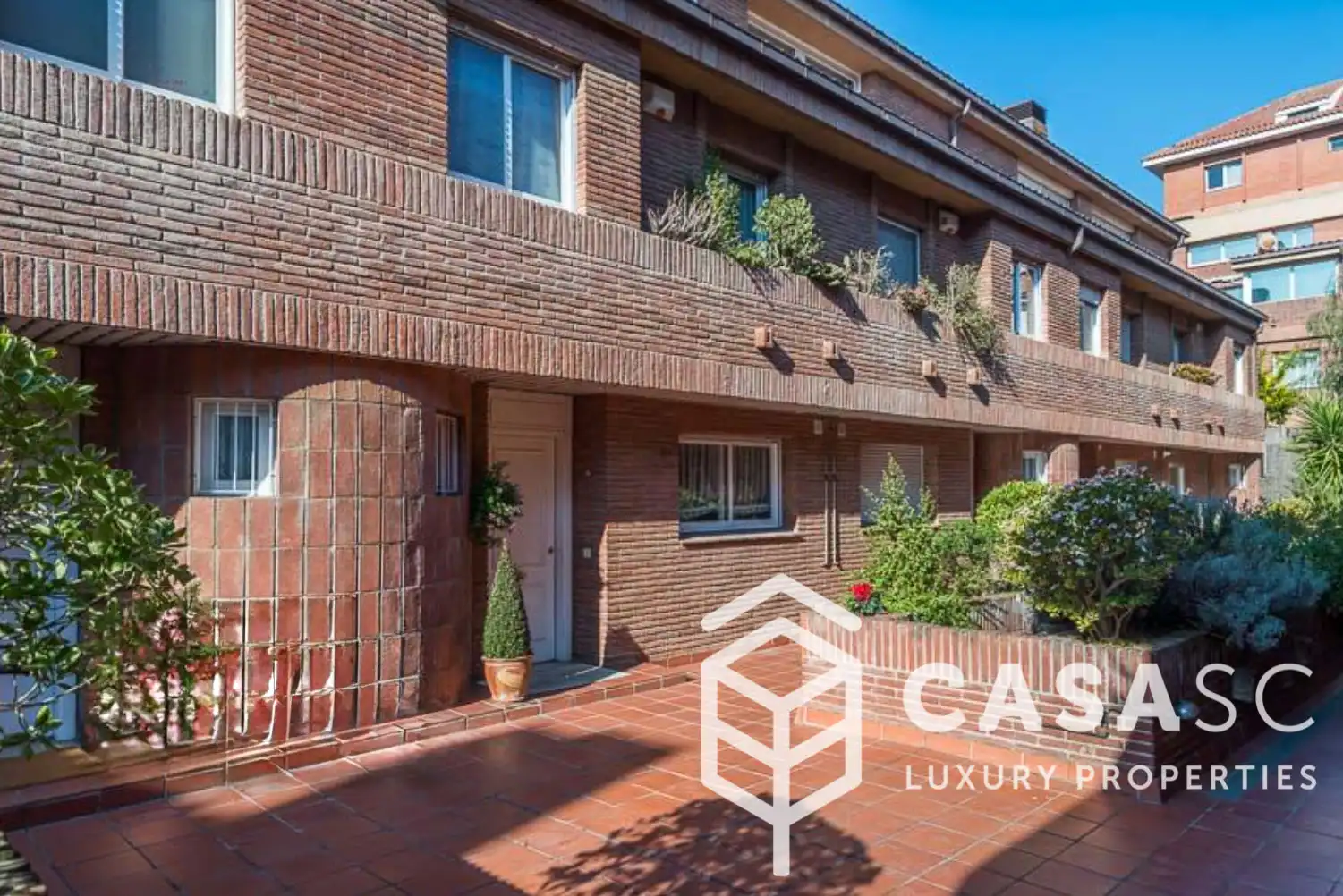 Vista exterior de Casa adosada de alquiler en Sant Cugat del Vallès con Calefacción, Terraza y Trastero