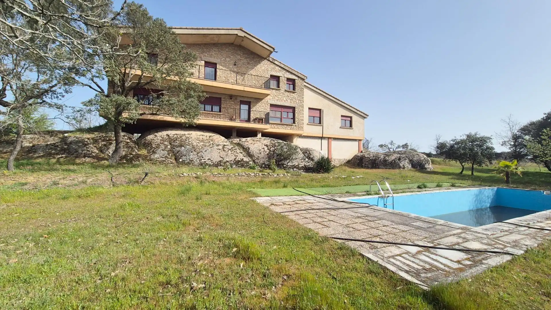 Vista exterior de Casa o chalet en venta en Cipérez con Piscina