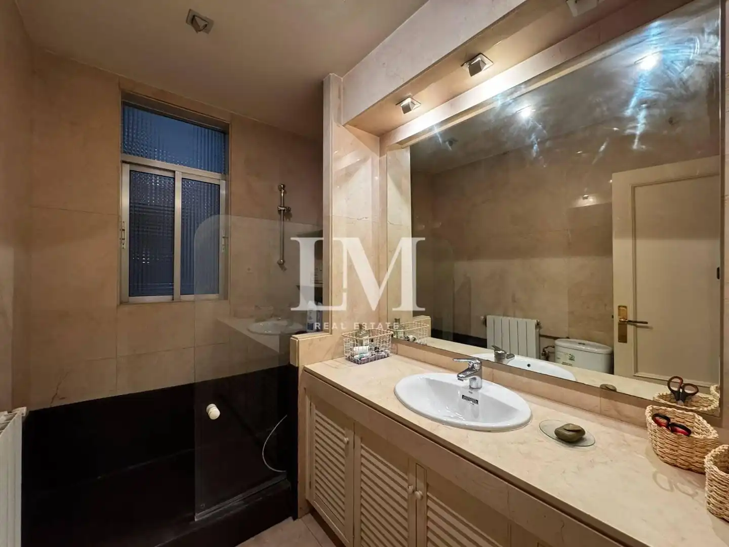 Badezimmer von Wohnungen zur Miete in Sarrià - Sant Gervasi