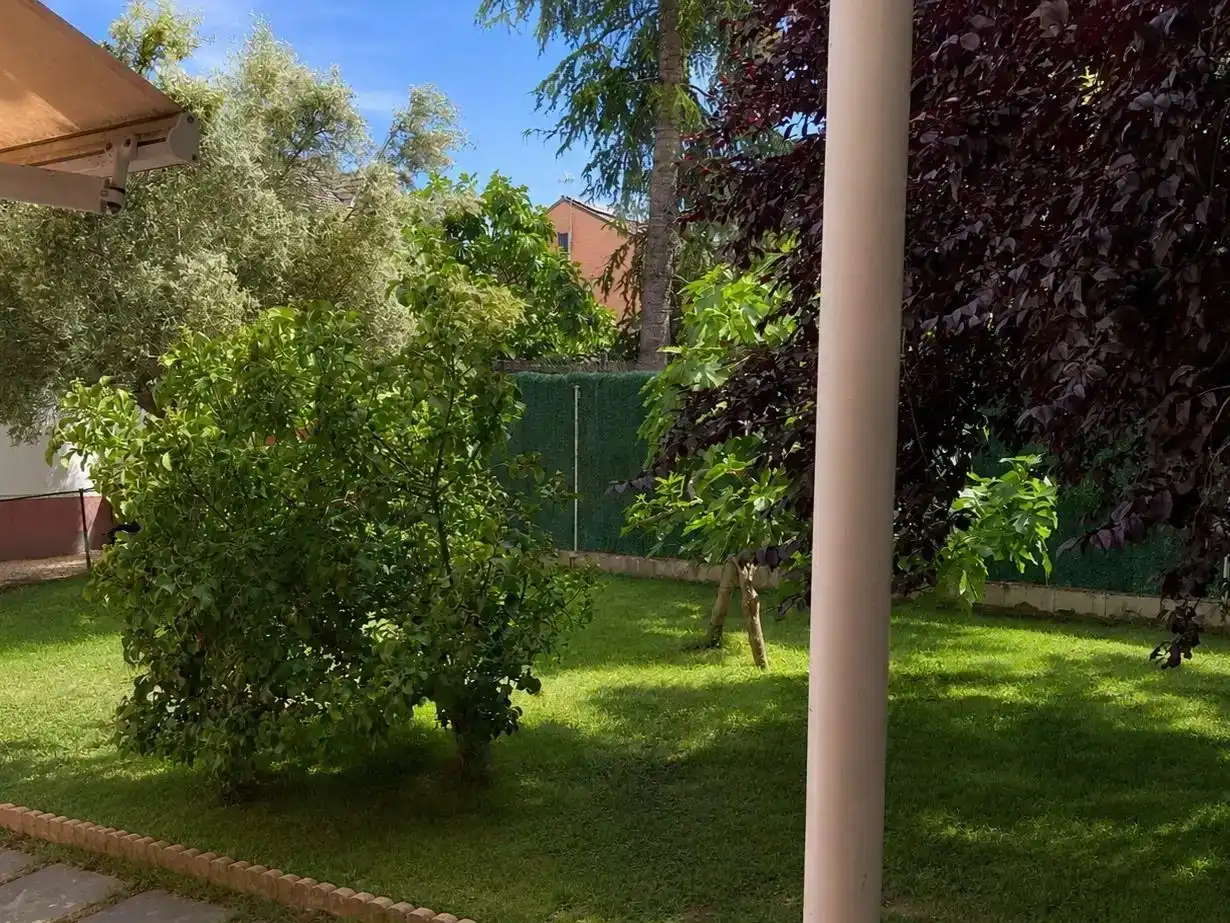 Jardí de Pis en venda en Valdemorillo amb Aire condicionat, Jardí privat i Piscina