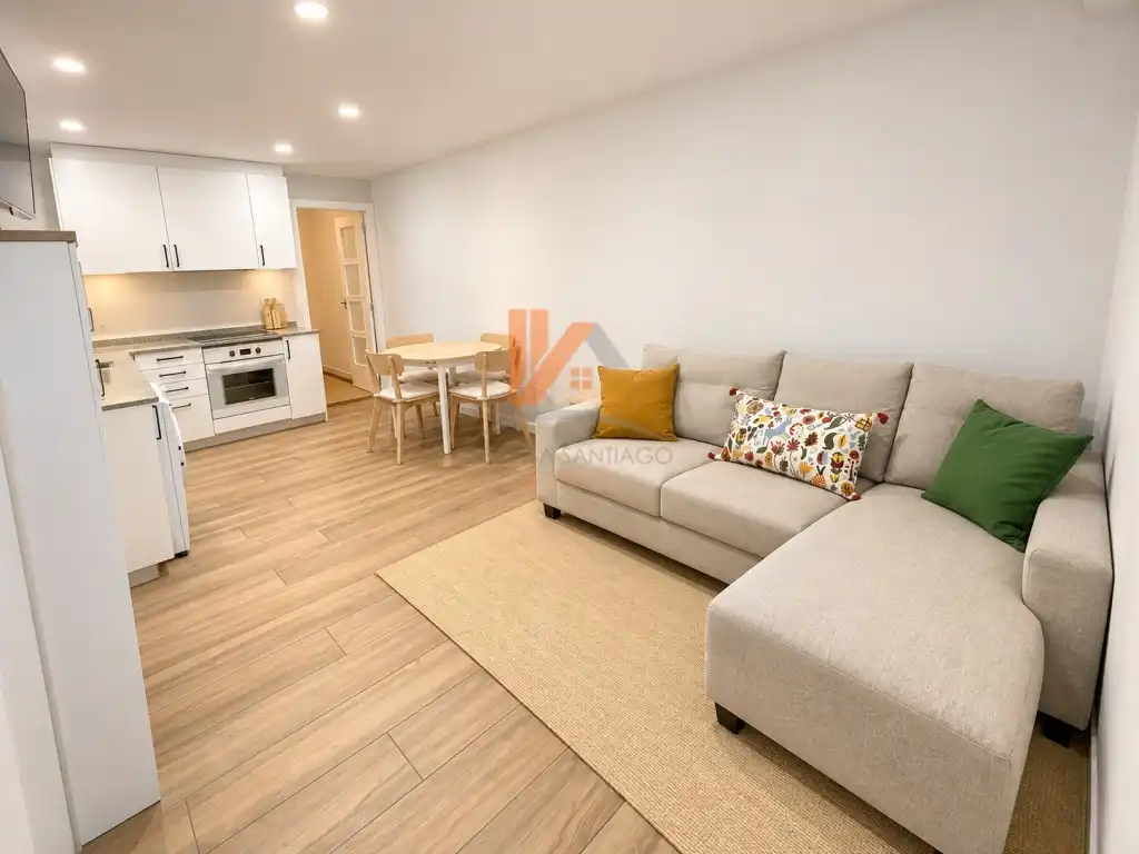 Living room of Flat for share in Santiago de Compostela   with Oven, Washing machine and Microwave