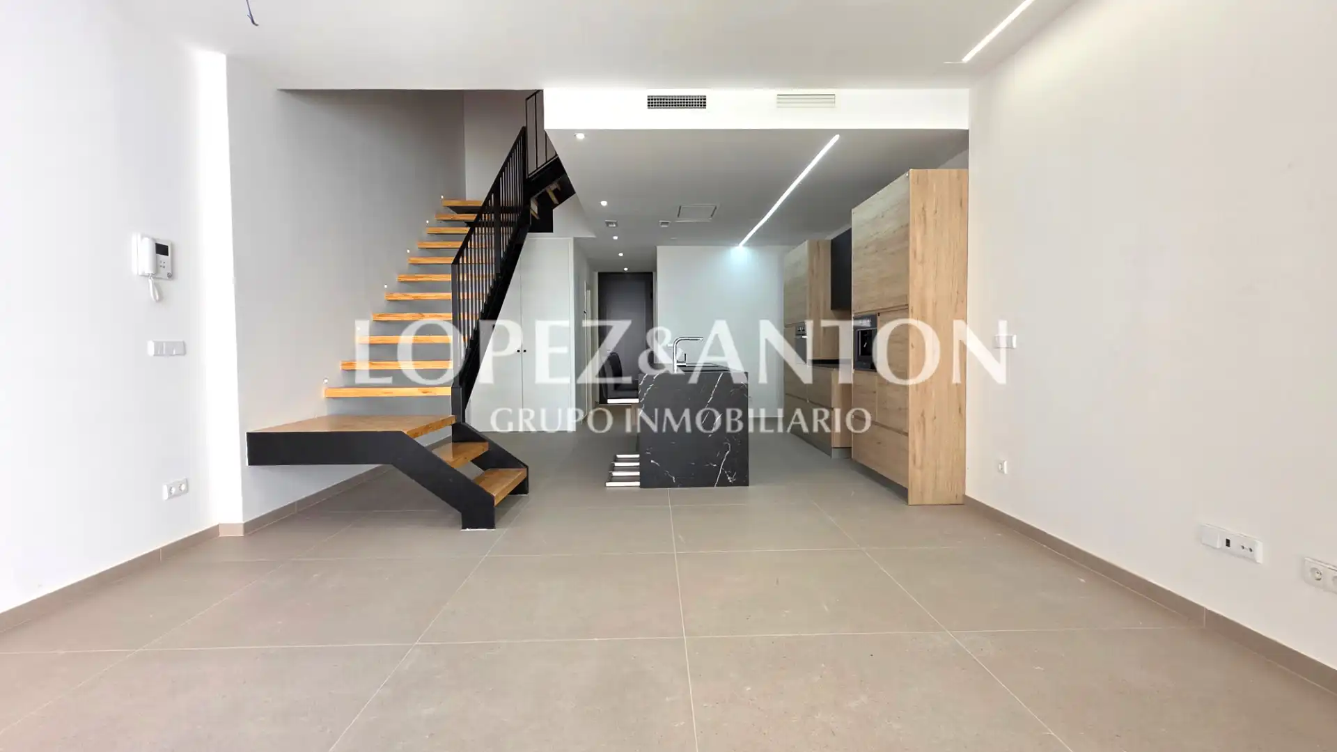 Casa adosada en venta en Benaguasil con Aire acondicionado, Calefacción y Terraza