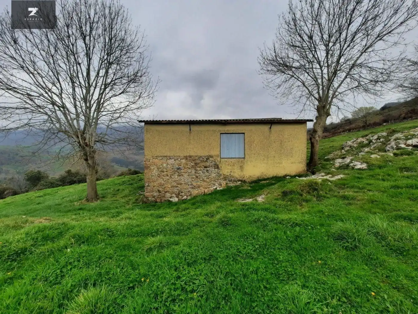Vista exterior de Local en venta en Valdáliga