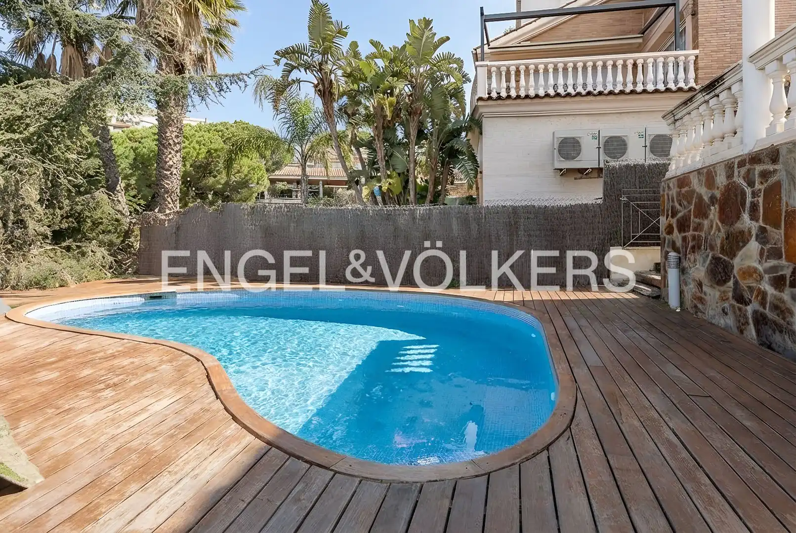Piscina de Casa o xalet de lloguer en Premià de Dalt amb Aire condicionat, Calefacció i Jardí privat