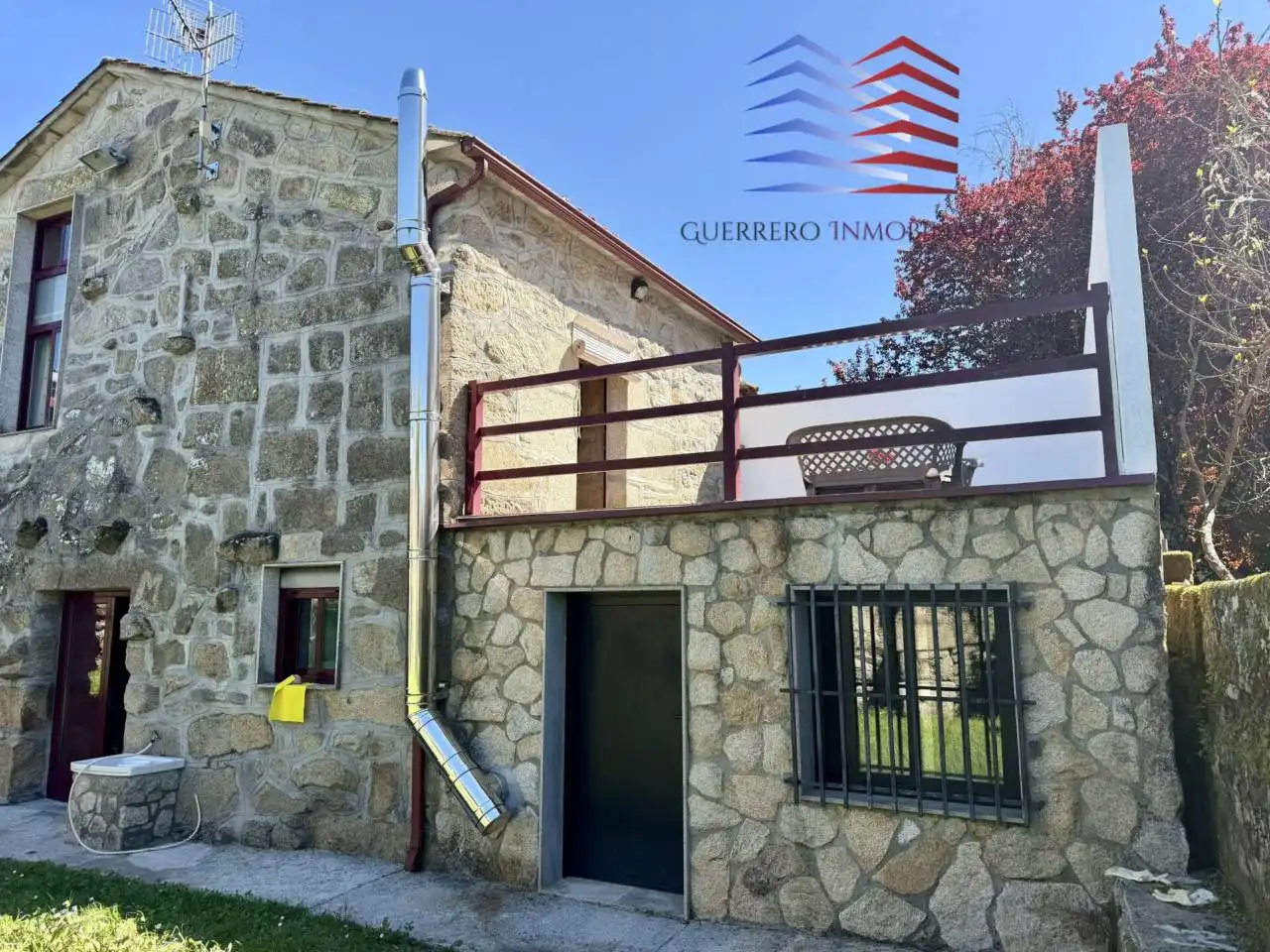 Vista exterior de Casa o xalet de lloguer en Ourense Capital  amb Calefacció, Jardí privat i Terrassa