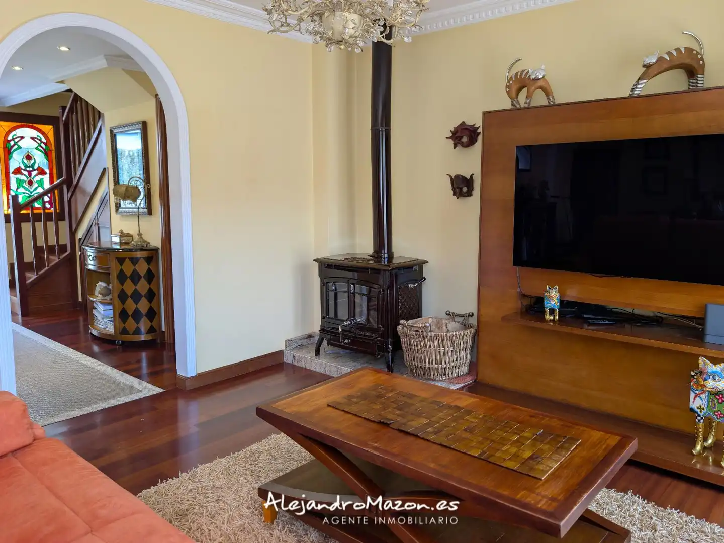 Wohnzimmer von Einfamilien-Reihenhaus zum Verkauf in Castro-Urdiales mit Heizung, Privatgarten und Terrasse