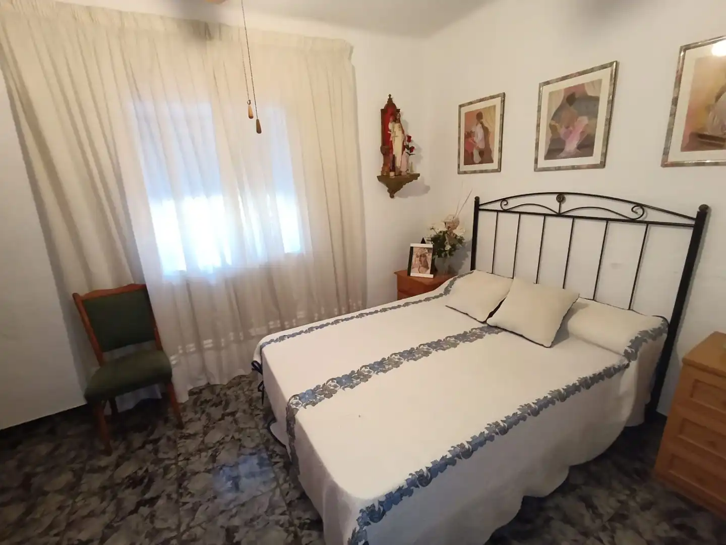 Dormitori de Casa o xalet en venda en Linares amb Aire condicionat, Calefacció i Terrassa