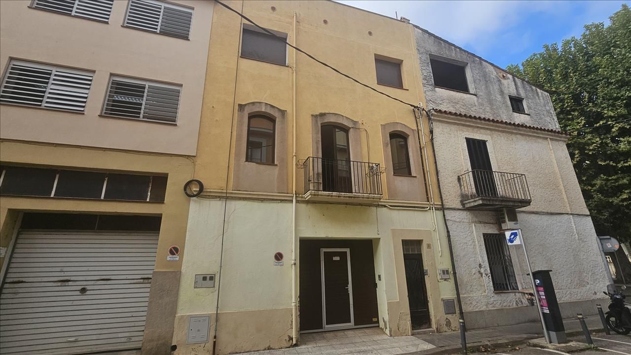 Vista exterior de Apartamento en venta en La Bisbal d'Empordà